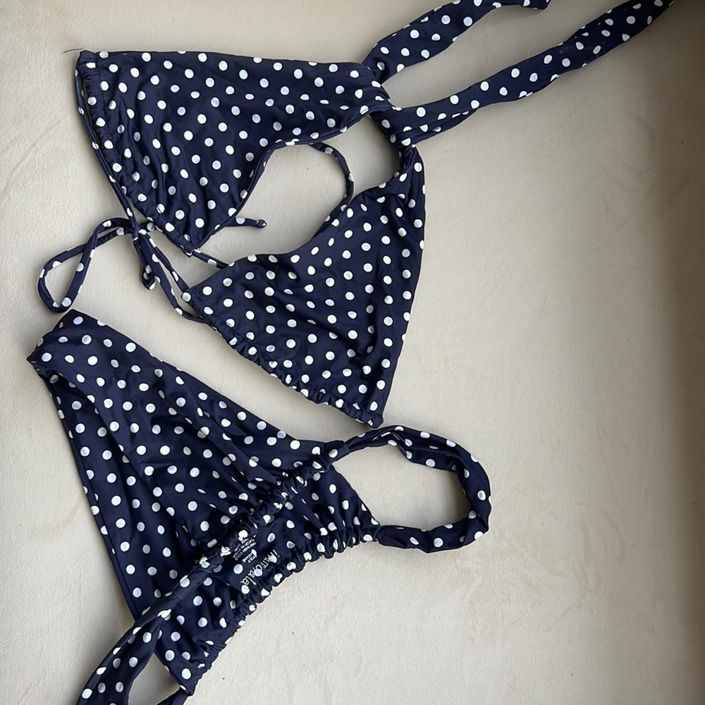 Bikini polka dots